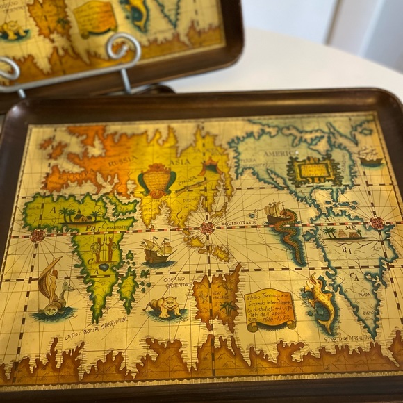Vintage made in Japan Old World Map Decorative trays set of 3. Heavy plastic. - Picture 3 of 9